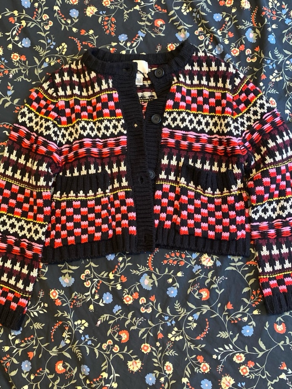 Chunky Patterned Cropped Cardigan Sweater - Black with Pink & Red